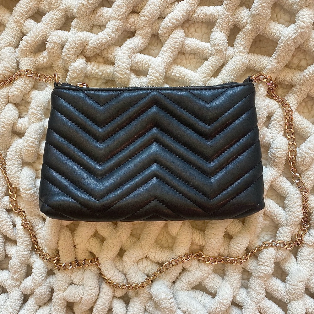 Forever 21 black mini purse with gold chain strap